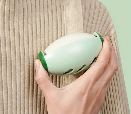 Portable hair remover from cloths